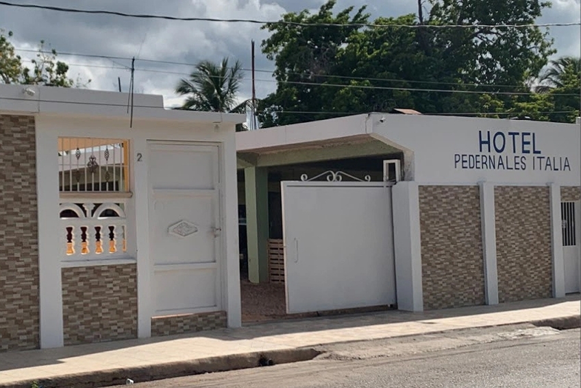 Exterior of Hotel Pedernales Italia