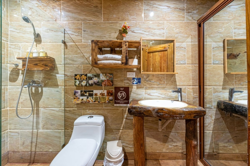 Bathroom at Hotel Vista de Aguilas Ecolodge