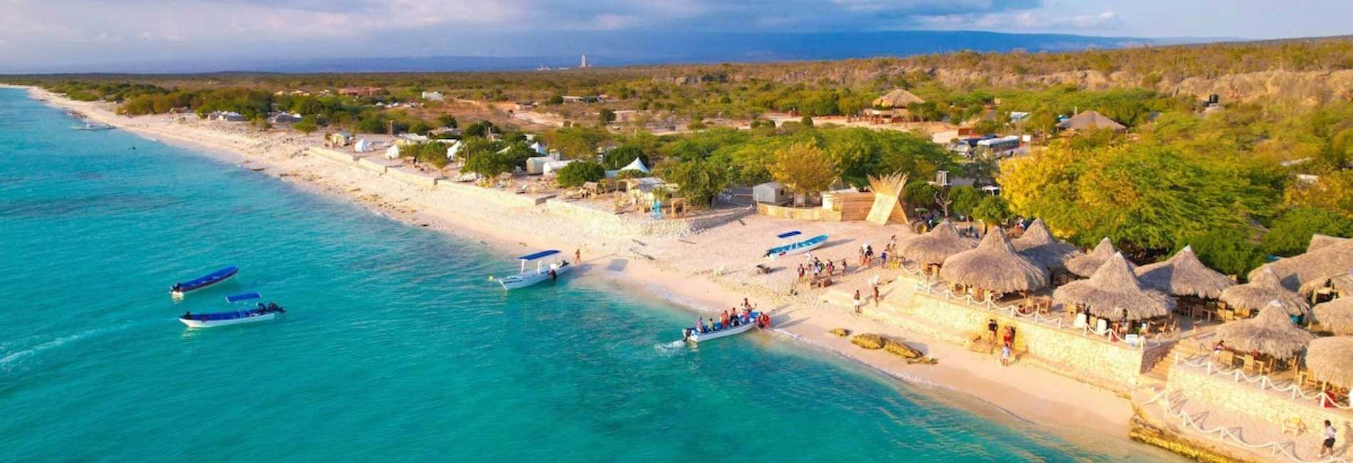 Serene Cueva de las Aguilas beach resort coastline