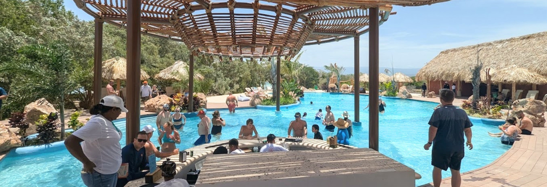 Busy swim-up bar at Port Cabo Rojo at Baby Beach Club