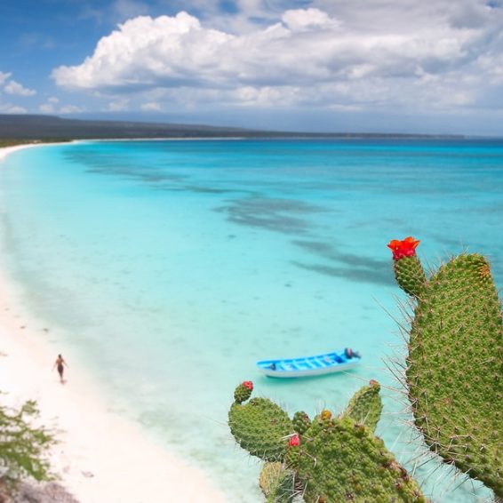 Bahia de las Aguilas turquoise water and white sand
